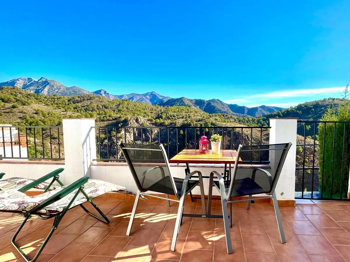 Apartamentos Axarquia , Frigiliana, Terraza Privada Con Vistas A La Montana Rio Y Al Mar Испания