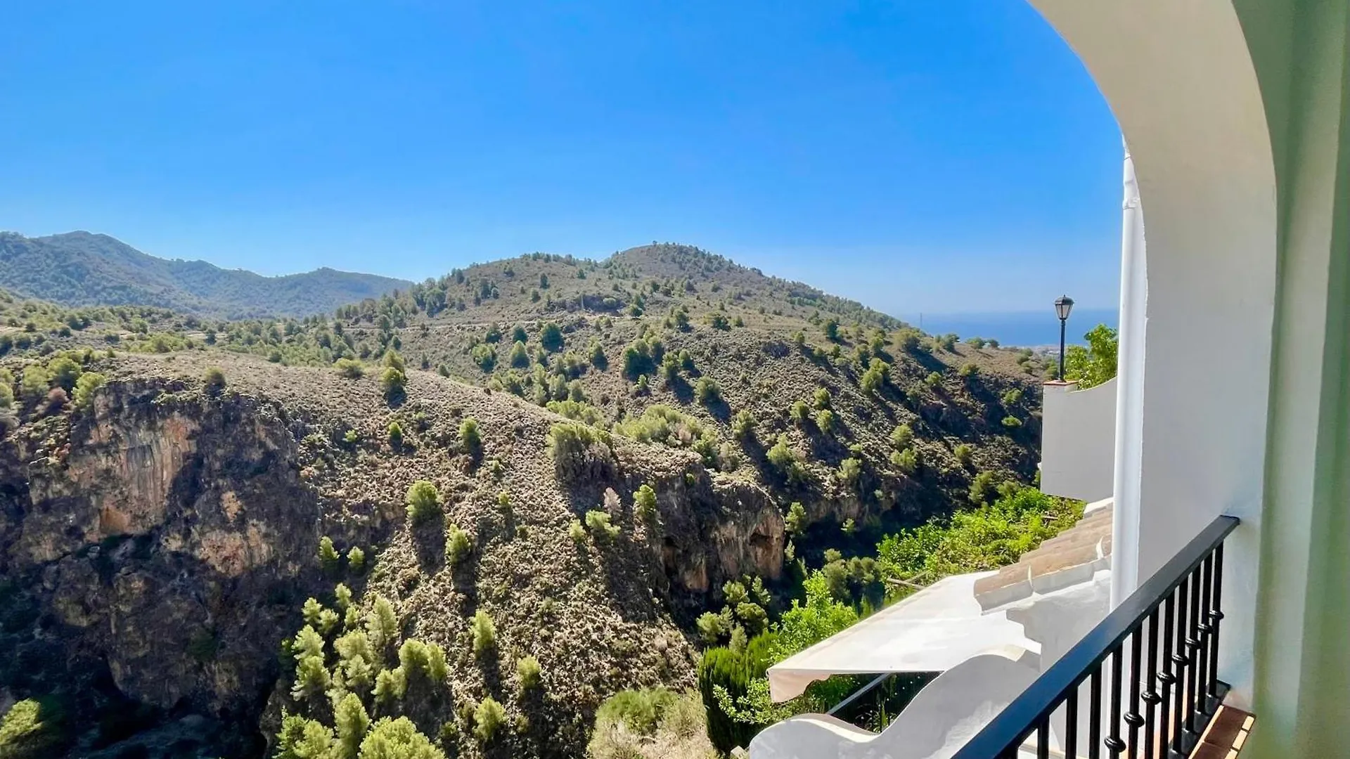 Apartamentos Axarquia , Frigiliana, Terraza Privada Con Vistas A La Montana Rio Y Al Mar Spain
