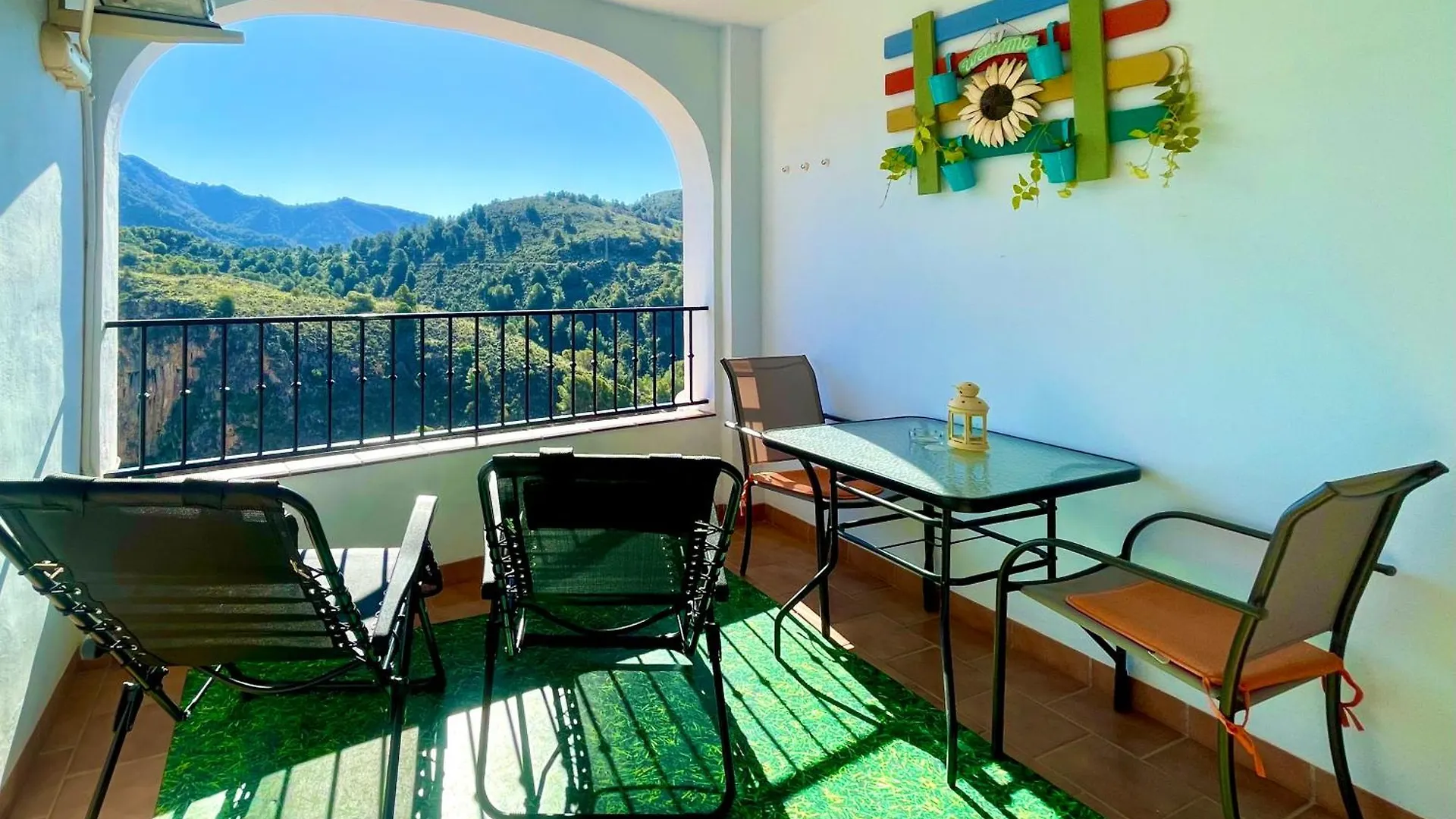 Apartamentos Axarquia , Frigiliana, Terraza Privada Con Vistas A La Montana Rio Y Al Mar Apartment
