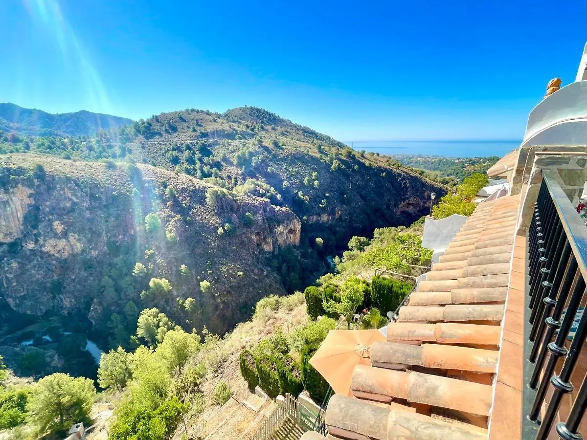 Apartamentos Axarquia , Frigiliana, Terraza Privada Con Vistas A La Montana Rio Y Al Mar Spain