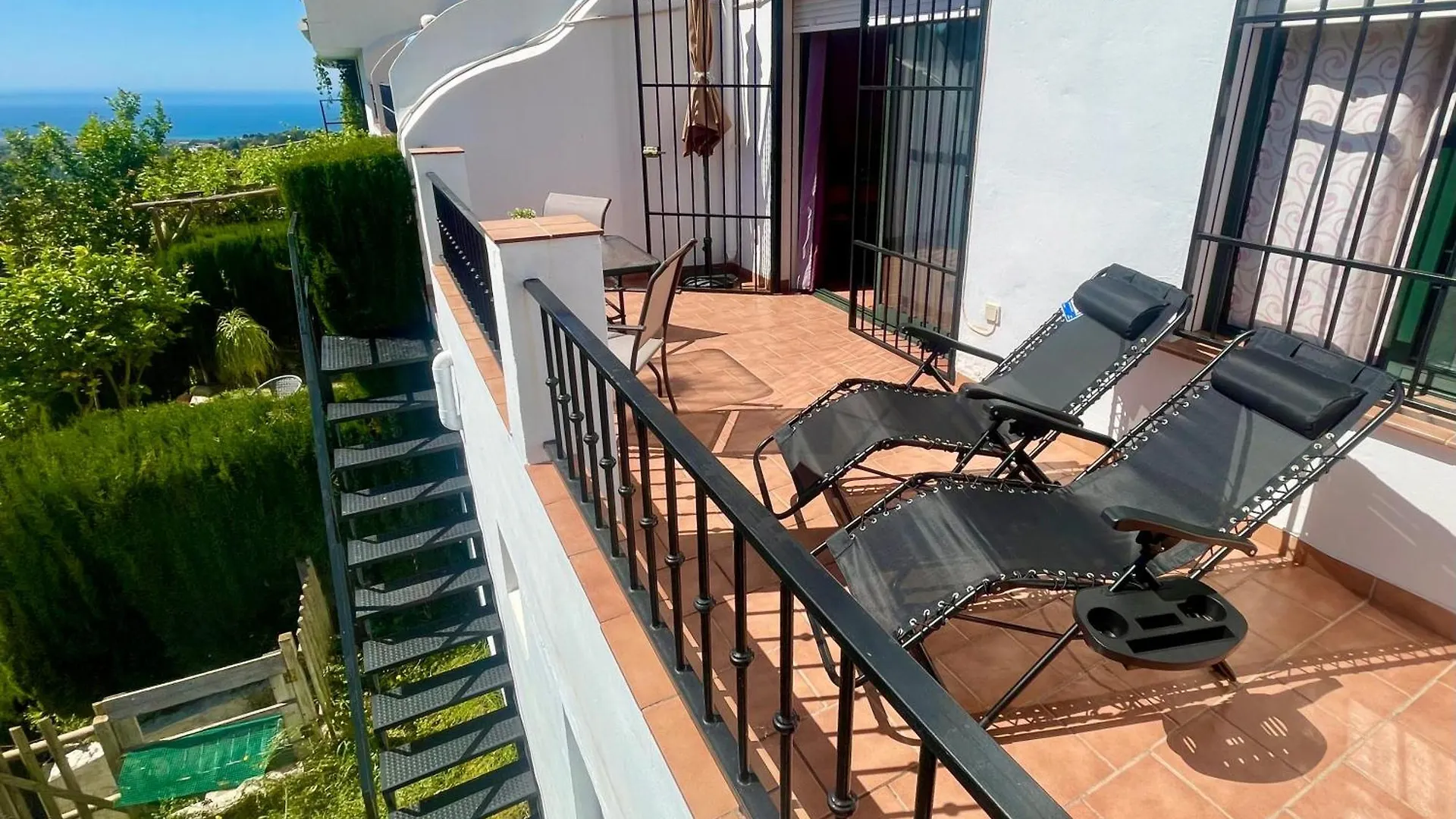 Apartamentos Axarquia , Frigiliana, Terraza Privada Con Vistas A La Montana Rio Y Al Mar 0*, Frigiliana