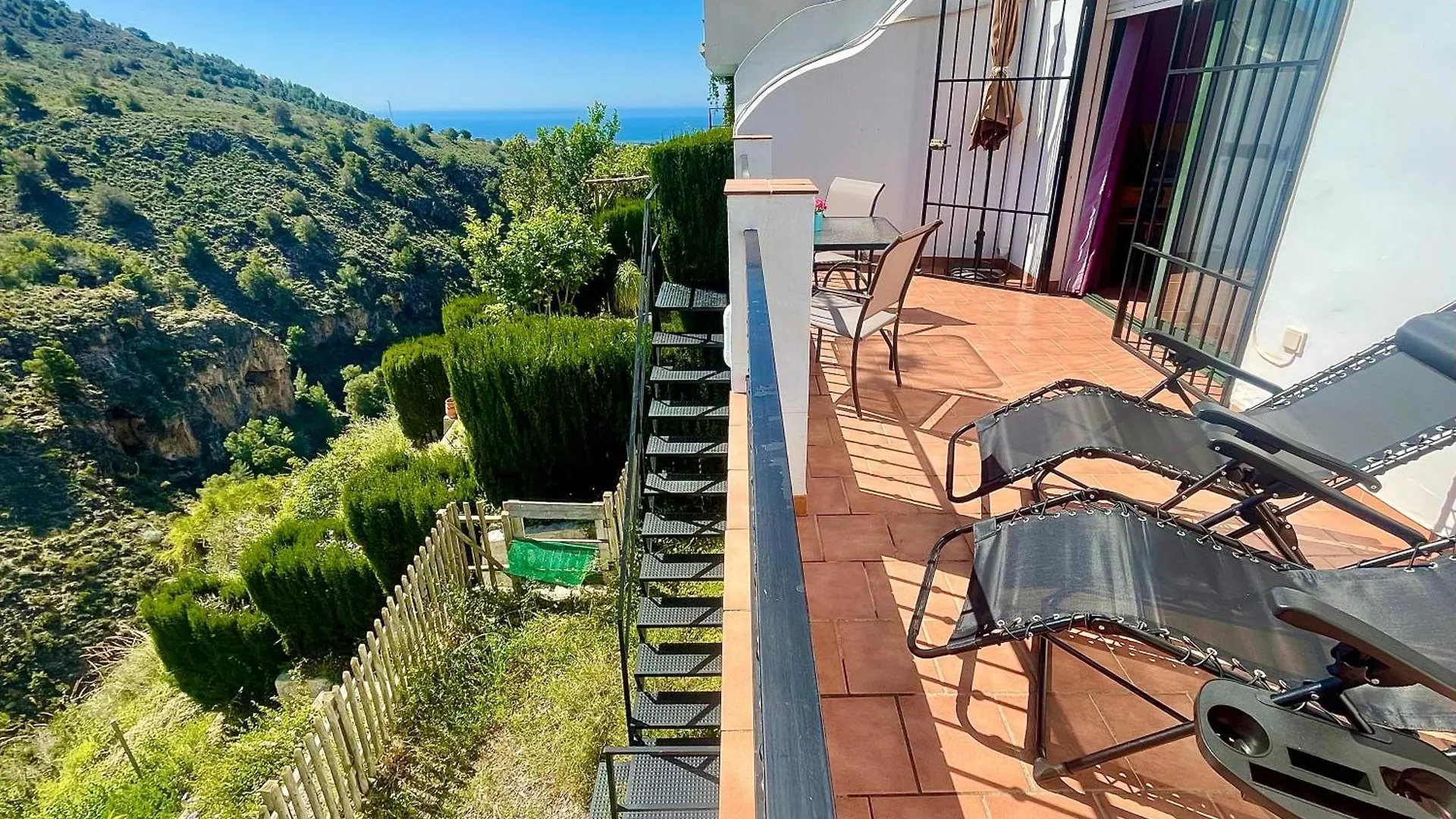 Apartamentos Axarquia , Frigiliana, Terraza Privada Con Vistas A La Montana Rio Y Al Mar Apartment