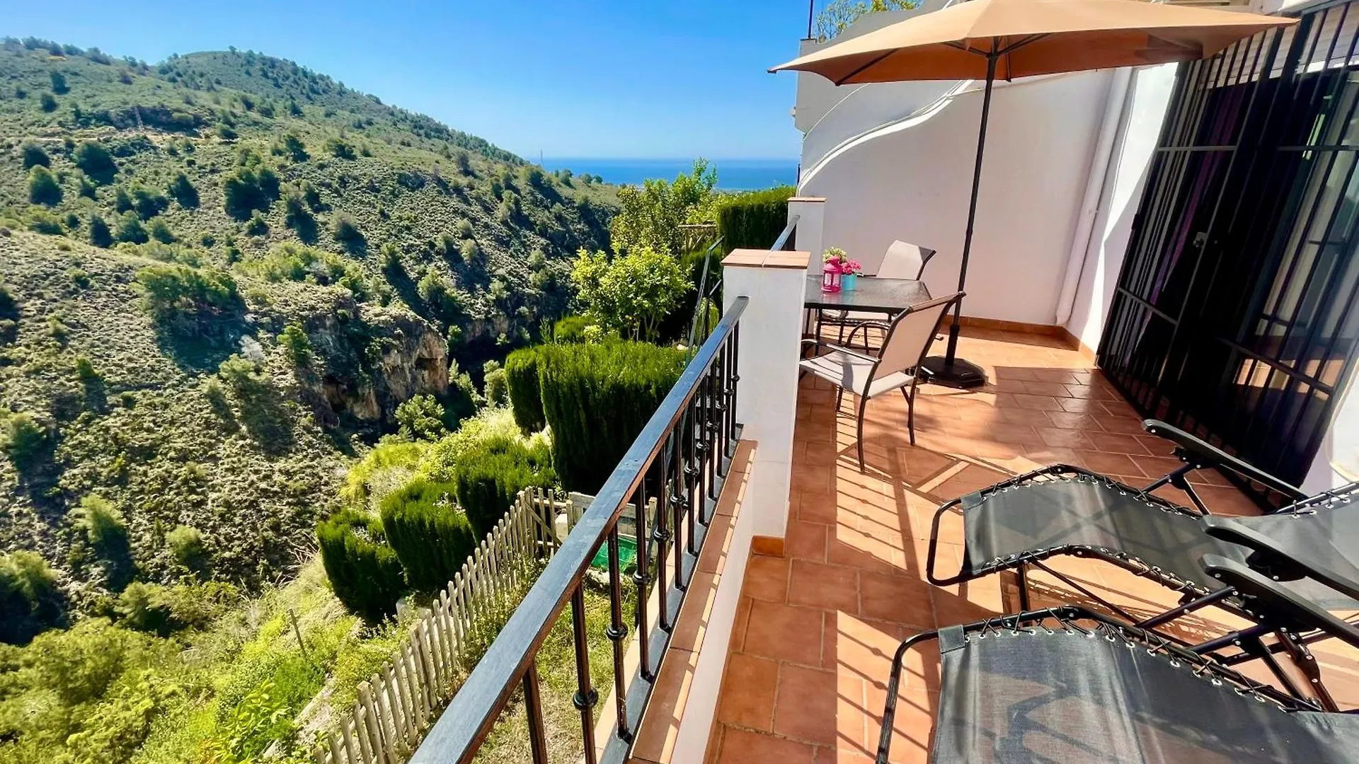 Apartment Apartamentos Axarquia , Frigiliana, Terraza Privada Con Vistas A La Montana Rio Y Al Mar