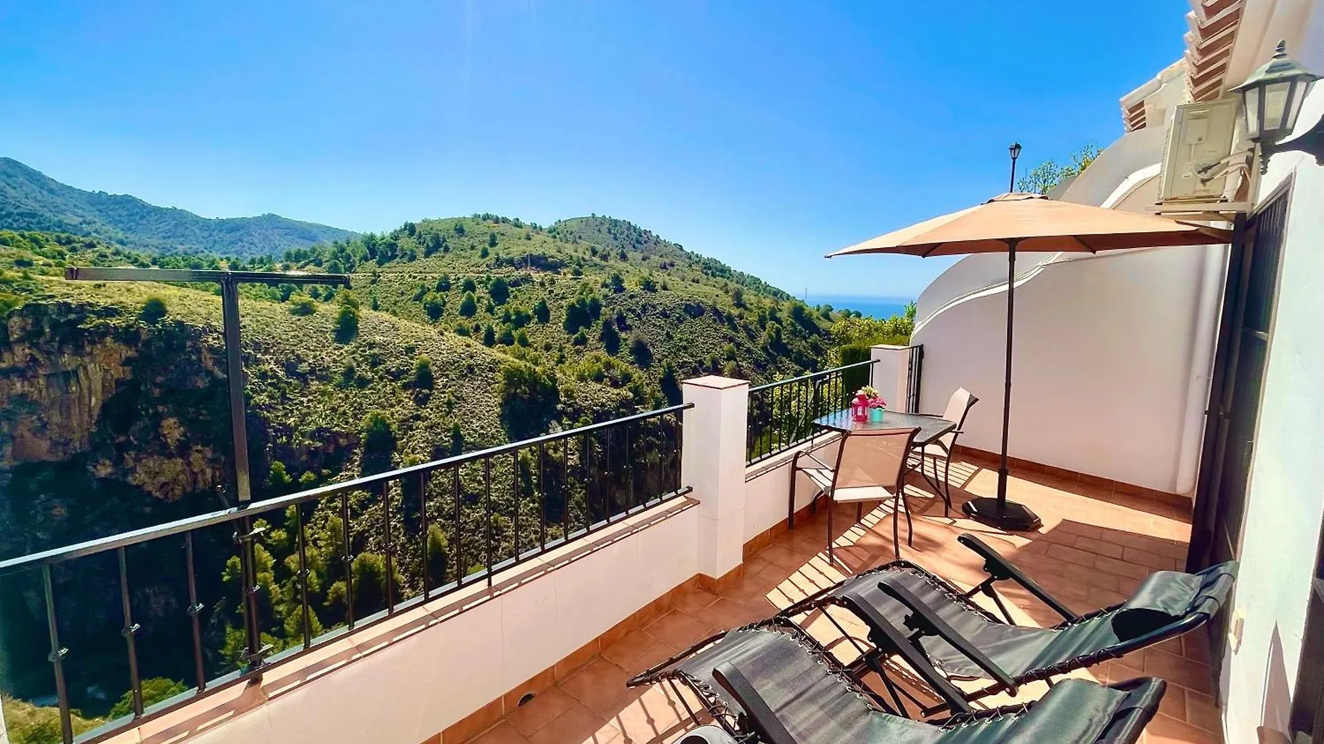 Apartamentos Axarquia , Frigiliana, Terraza Privada Con Vistas A La Montana Rio Y Al Mar 0*, Frigiliana