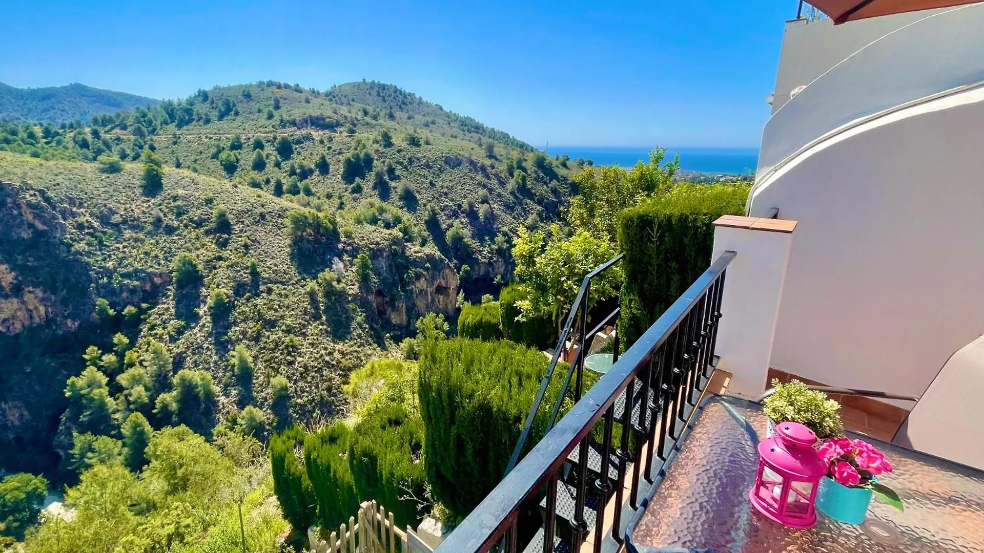 Apartamentos Axarquia , Frigiliana, Terraza Privada Con Vistas A La Montana Rio Y Al Mar Apartment